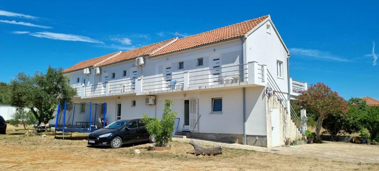 Sukosan Studio Apartman المظهر الخارجي الصورة