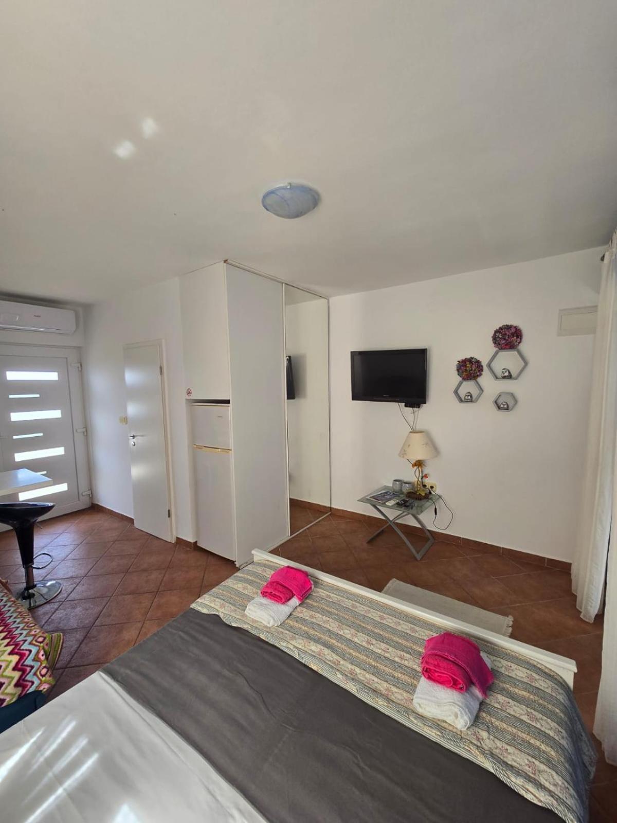 Sukosan Studio Apartman المظهر الخارجي الصورة